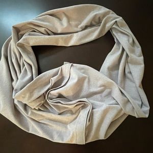 Lululemon Vinyassa Snap Scarf - Lilac